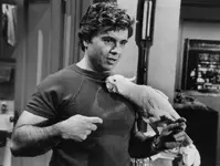 Robert_Blake_Baretta_and_Fred_1976.webp