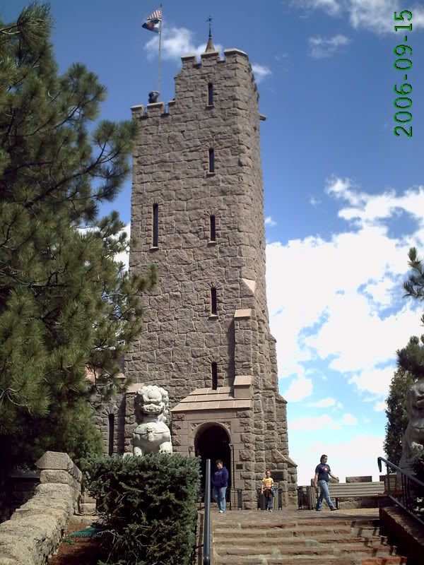 Picture070willrogershrine.jpg