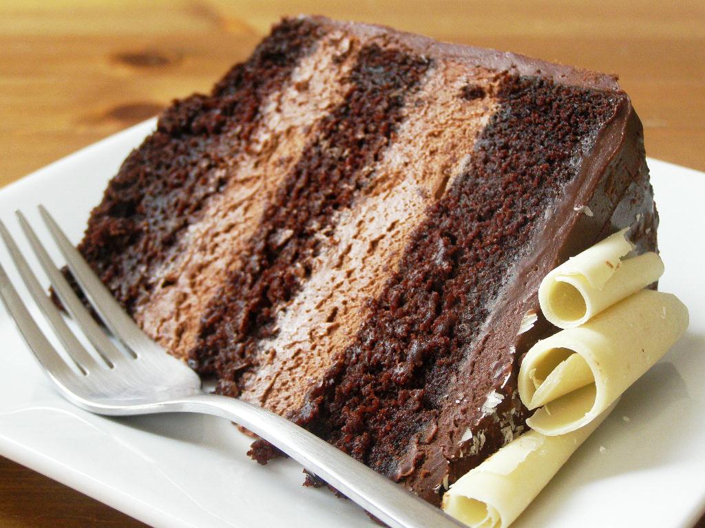 Chocolate+Mousse+Cake+Slice+Side+-+large.jpg